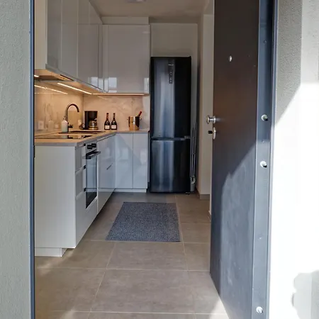 App Landora S Bazenom Apartamento Šilo